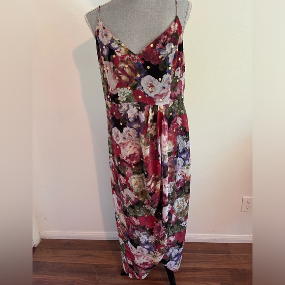 Express Floral Maxi Dress . - Picture 1 of 14